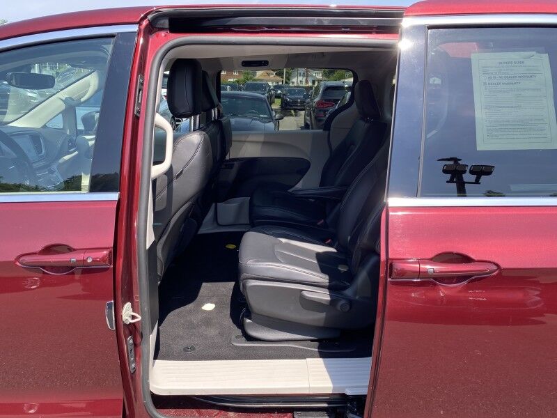 2023 Chrysler Pacifica Hybrid Touring L Bristol  PA