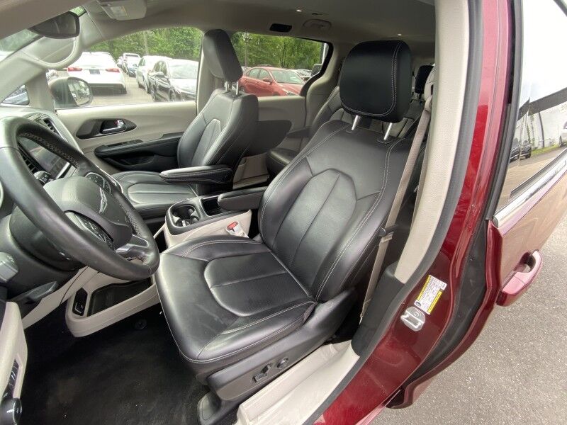 2023 Chrysler Pacifica Hybrid Touring L Bristol  PA