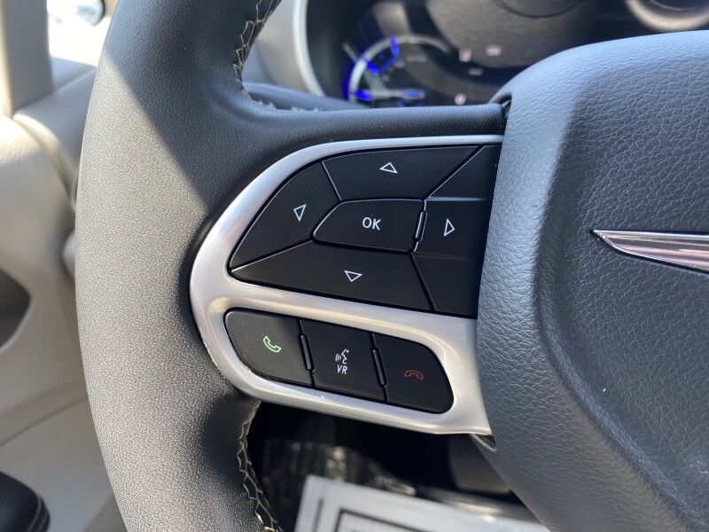 2023 Chrysler Pacifica Hybrid Touring L Bristol  PA