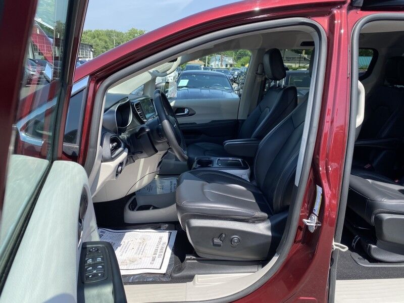 2023 Chrysler Pacifica Hybrid Touring L Bristol  PA