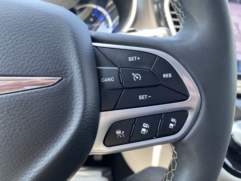 2023 Chrysler Pacifica Hybrid Touring L Bristol  PA