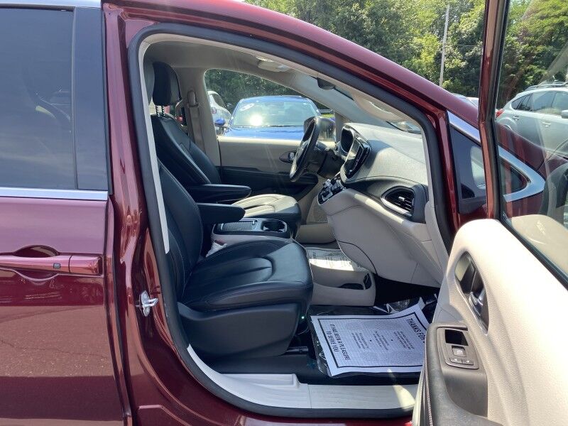 2023 Chrysler Pacifica Hybrid Touring L Bristol  PA