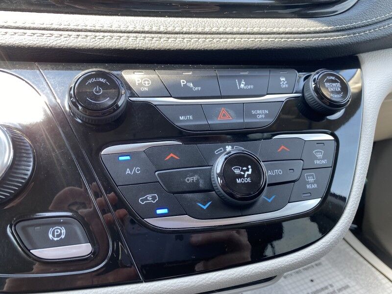 2023 Chrysler Pacifica Hybrid Touring L Bristol  PA