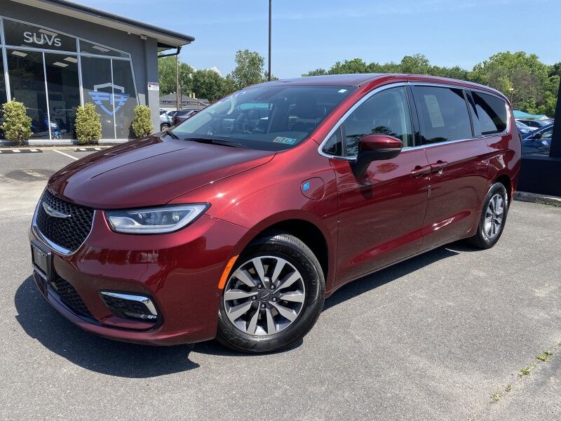 2023 Chrysler Pacifica Hybrid Touring L Bristol  PA