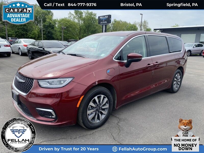 2023 Chrysler Pacifica Hybrid Touring L