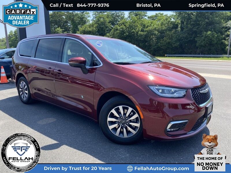 2023 Chrysler Pacifica Hybrid Touring L