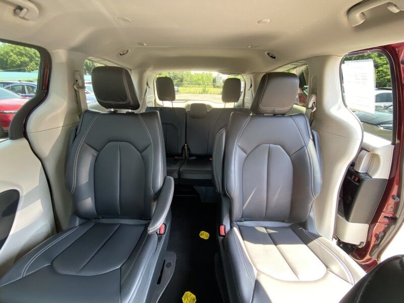 2023 Chrysler Pacifica Hybrid Touring L Bristol  PA