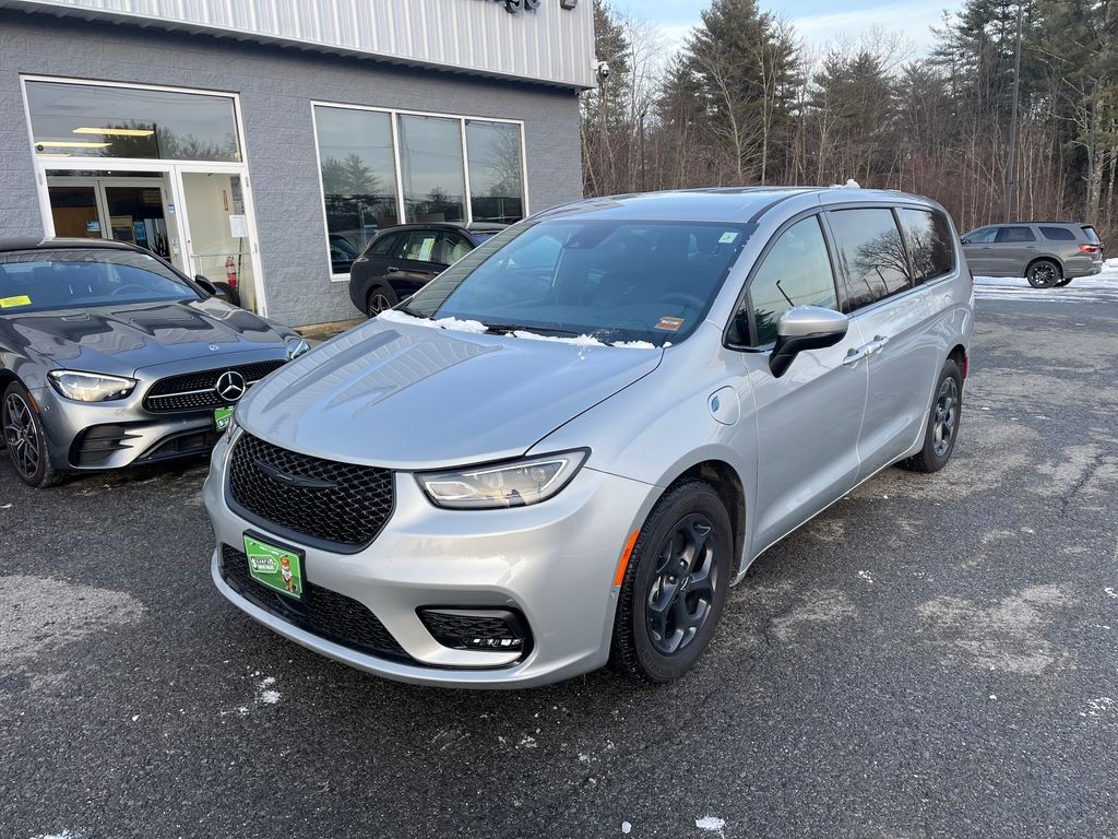 2023 Chrysler Pacifica Hybrid Touring L