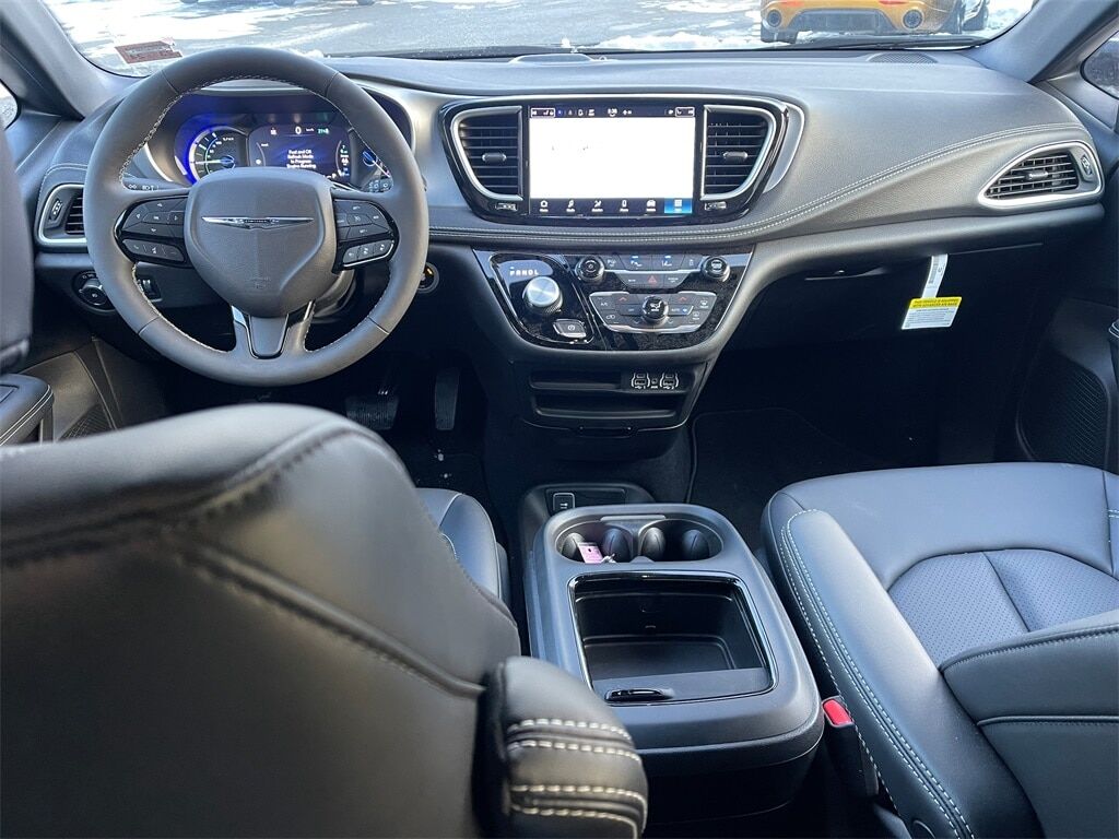 2023 Chrysler Pacifica Hybrid Touring L Orange MA