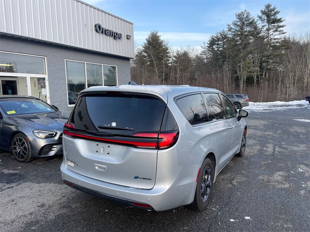 2023 Chrysler Pacifica Hybrid Touring L Orange MA