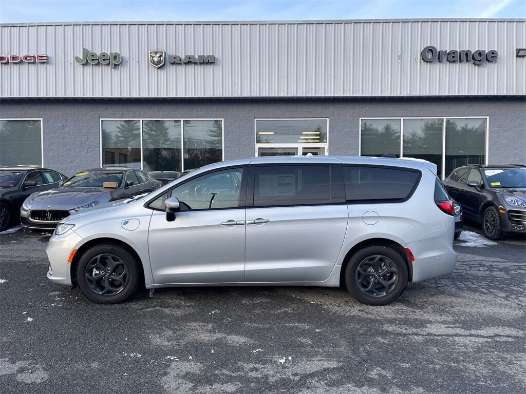 2023 Chrysler Pacifica Hybrid Touring L