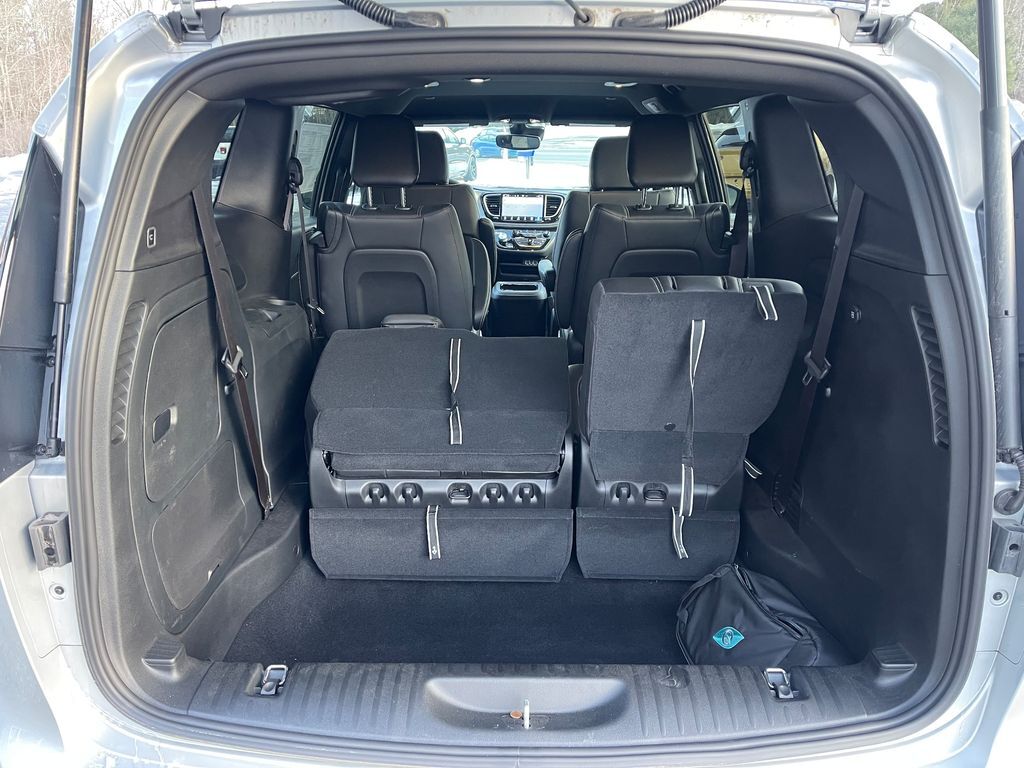2023 Chrysler Pacifica Hybrid Touring L Orange MA