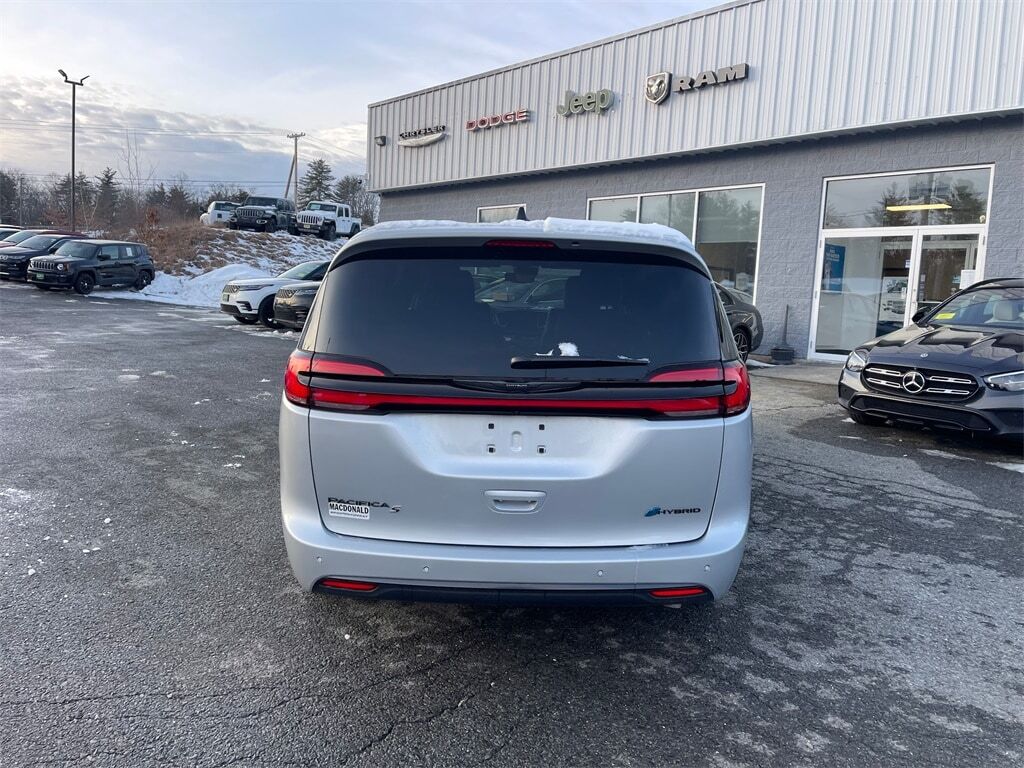 2023 Chrysler Pacifica Hybrid Touring L Orange MA