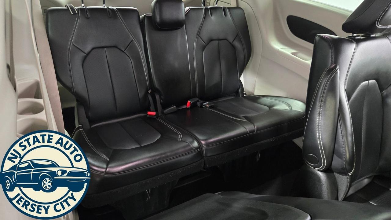 2023 Chrysler Pacifica Hybrid Touring L Jersey City NJ