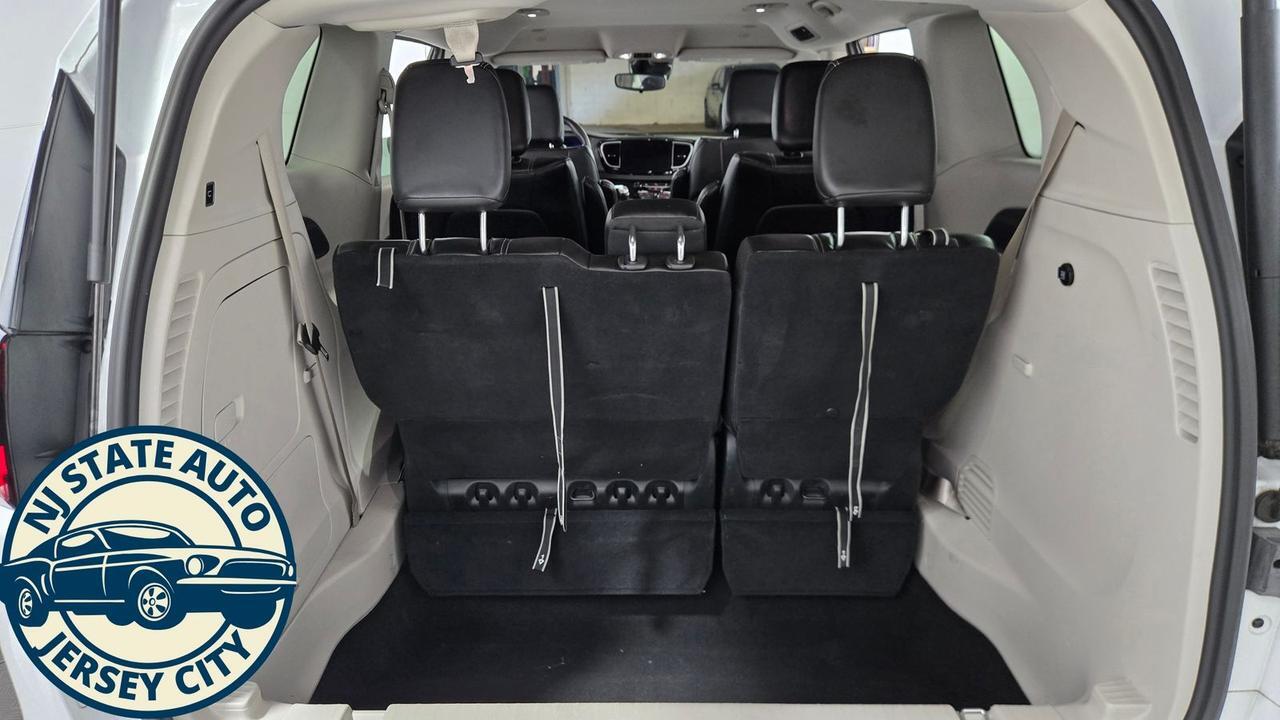2023 Chrysler Pacifica Hybrid Touring L Jersey City NJ