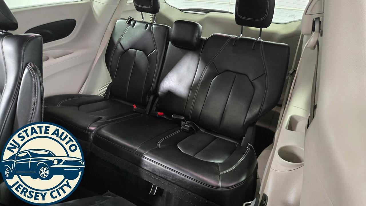 2023 Chrysler Pacifica Hybrid Touring L Jersey City NJ