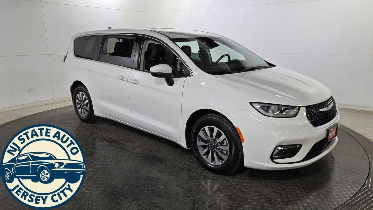 2023 Chrysler Pacifica Hybrid Touring L Jersey City NJ