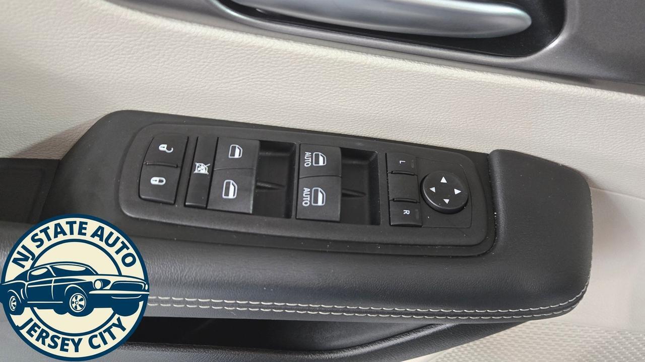 2023 Chrysler Pacifica Hybrid Touring L Jersey City NJ