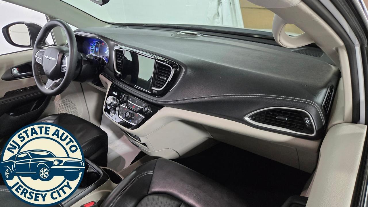 2023 Chrysler Pacifica Hybrid Touring L Jersey City NJ