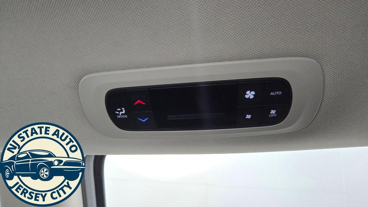 2023 Chrysler Pacifica Hybrid Touring L Jersey City NJ
