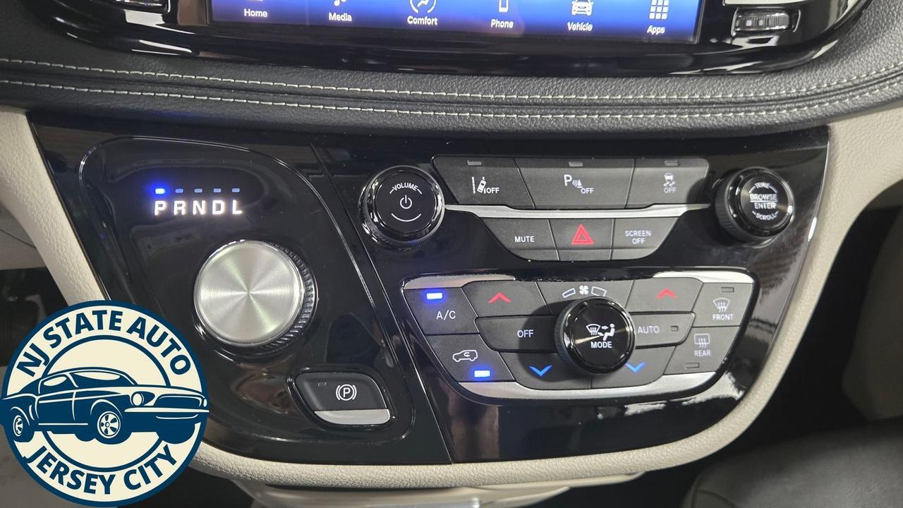 2023 Chrysler Pacifica Hybrid Touring L Jersey City NJ