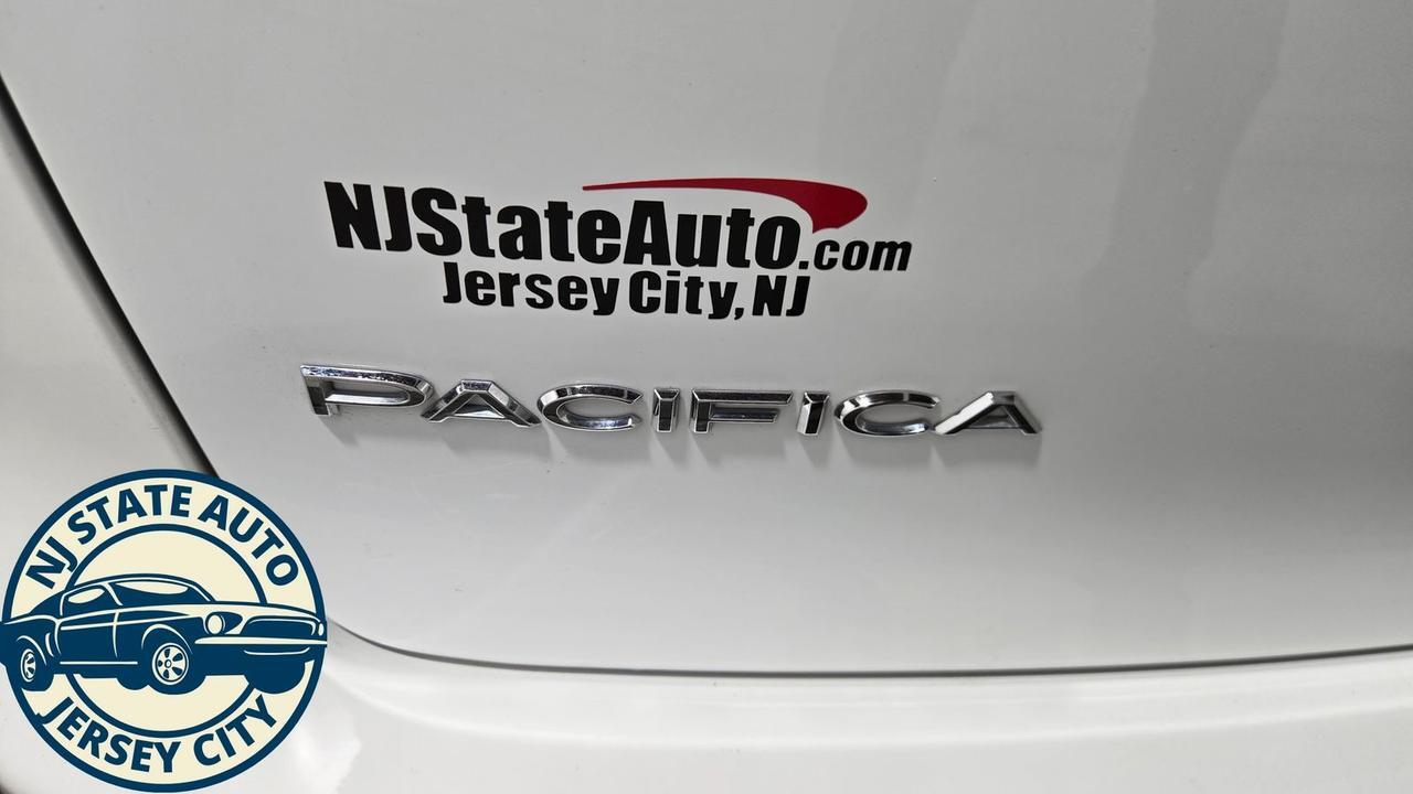 2023 Chrysler Pacifica Hybrid Touring L Jersey City NJ