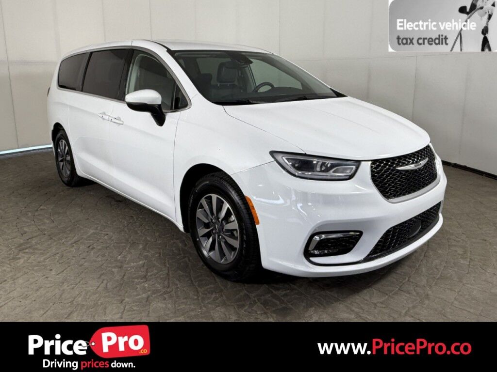 2023 Chrysler Pacifica Hybrid Touring L Maumee OH