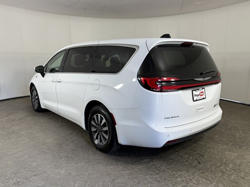 2023 Chrysler Pacifica Hybrid Touring L Maumee OH