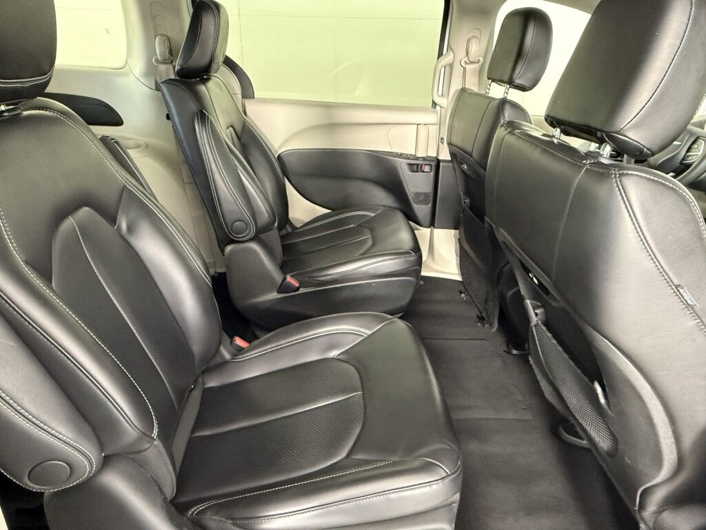 2023 Chrysler Pacifica Hybrid Touring L Maumee OH