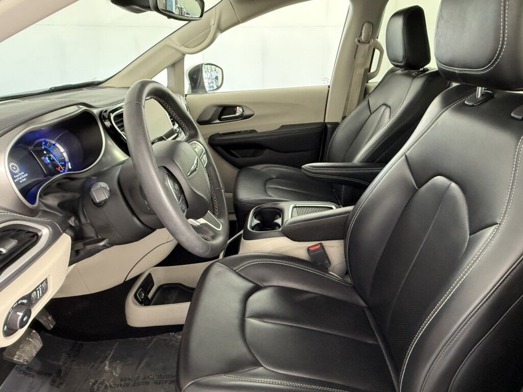 2023 Chrysler Pacifica Hybrid Touring L Maumee OH