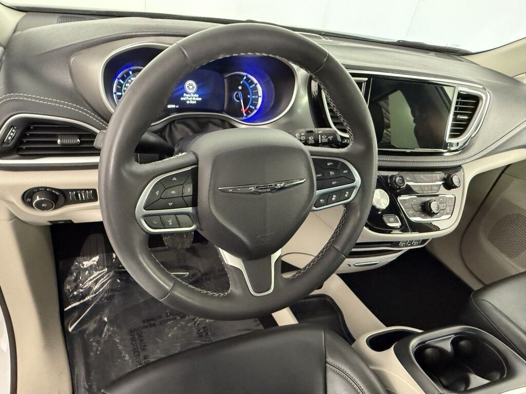 2023 Chrysler Pacifica Hybrid Touring L Maumee OH
