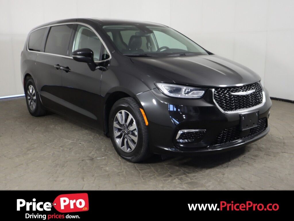2023 Chrysler Pacifica Hybrid Touring L Maumee OH