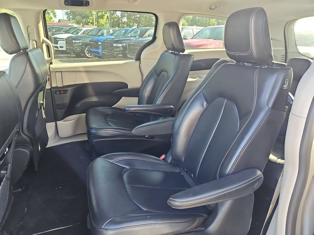 2023 Chrysler Pacifica Hybrid Touring L Gresham OR