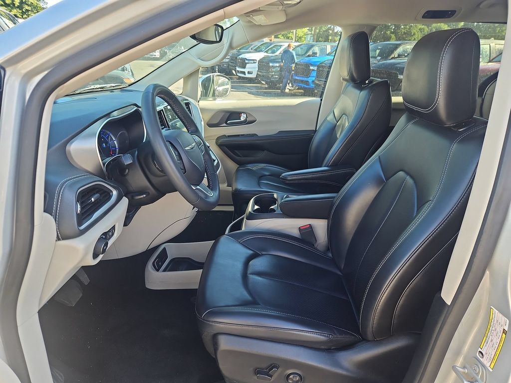 2023 Chrysler Pacifica Hybrid Touring L Gresham OR