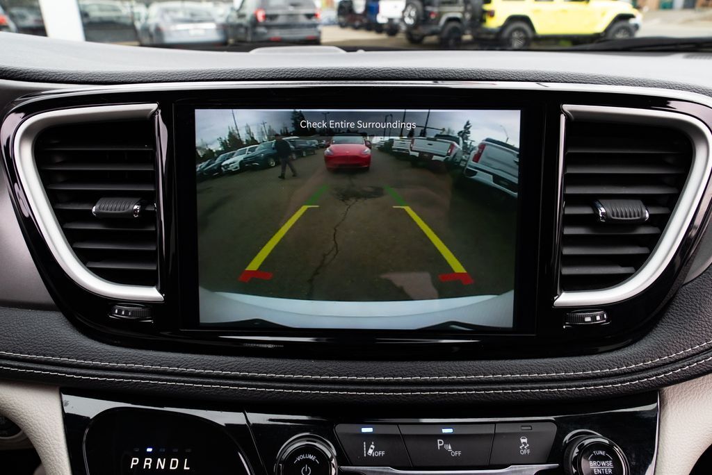 2023 Chrysler Pacifica Hybrid Touring L Milwaukie OR