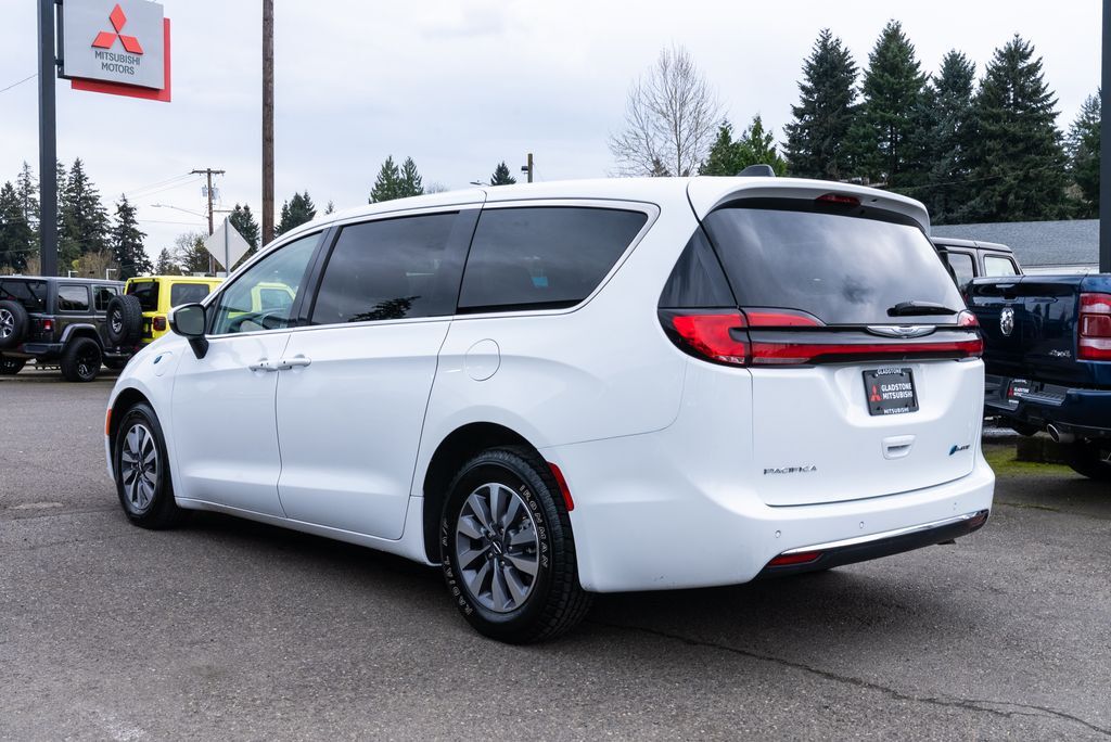 2023 Chrysler Pacifica Hybrid Touring L Milwaukie OR