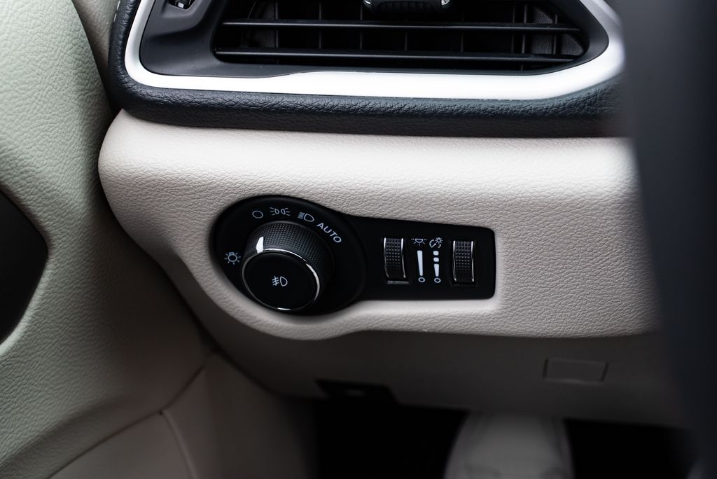 2023 Chrysler Pacifica Hybrid Touring L Milwaukie OR