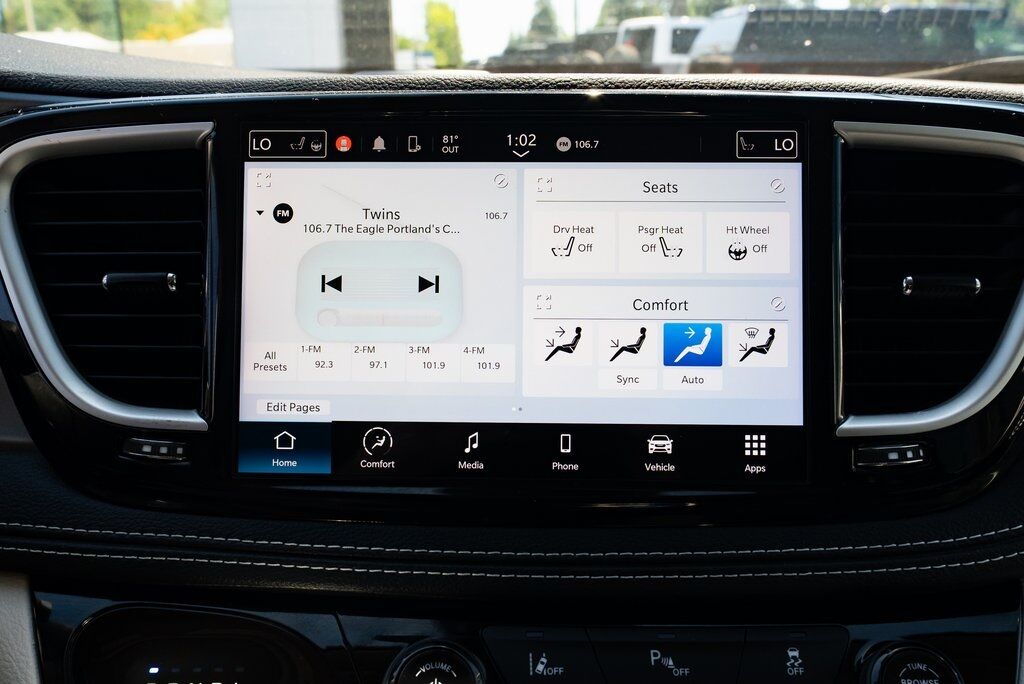2023 Chrysler Pacifica Hybrid Touring L Milwaukie OR