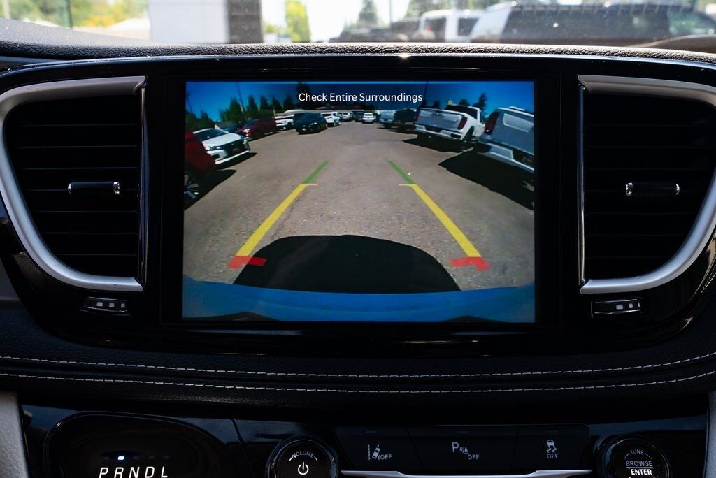 2023 Chrysler Pacifica Hybrid Touring L Milwaukie OR