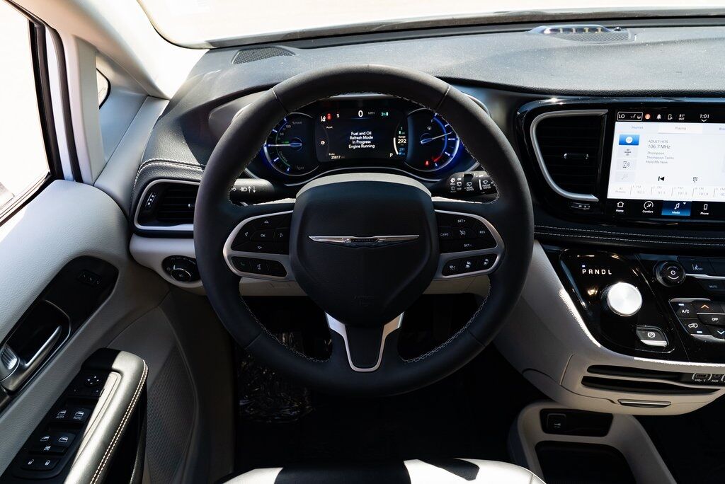 2023 Chrysler Pacifica Hybrid Touring L Milwaukie OR