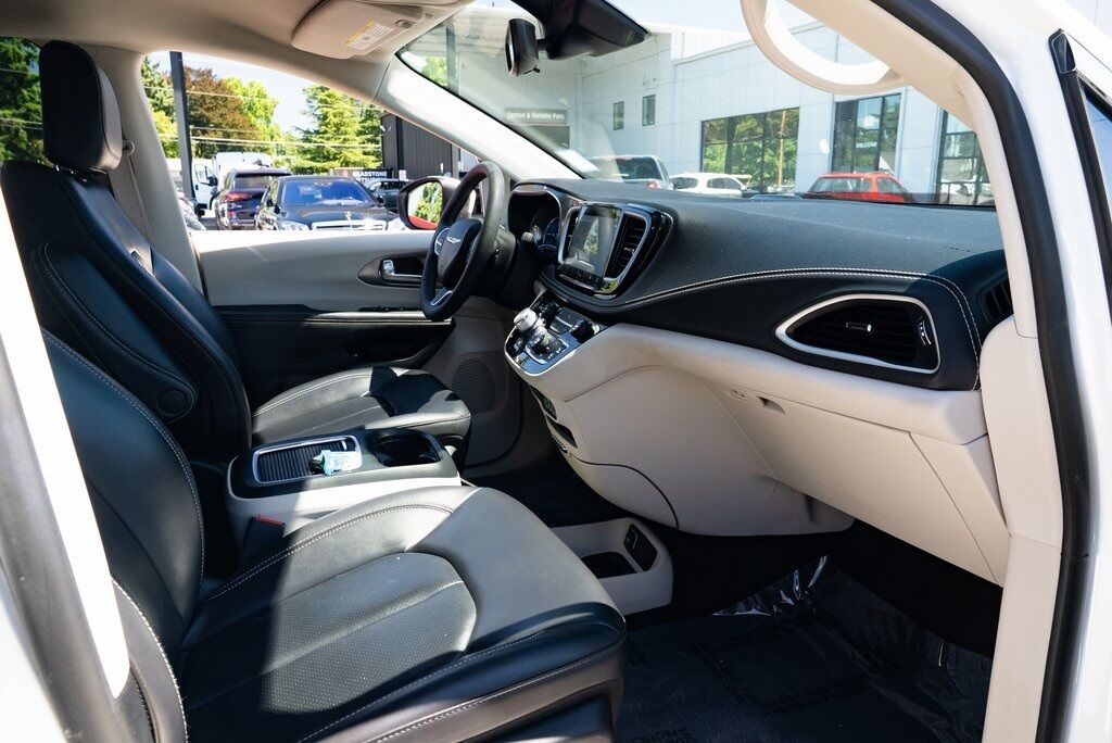 2023 Chrysler Pacifica Hybrid Touring L Milwaukie OR