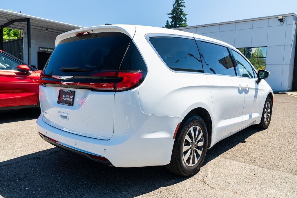2023 Chrysler Pacifica Hybrid Touring L Milwaukie OR