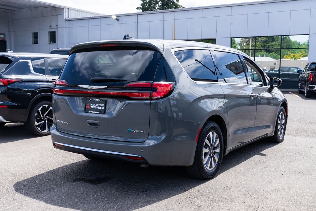 2023 Chrysler Pacifica Hybrid Touring L Milwaukie OR