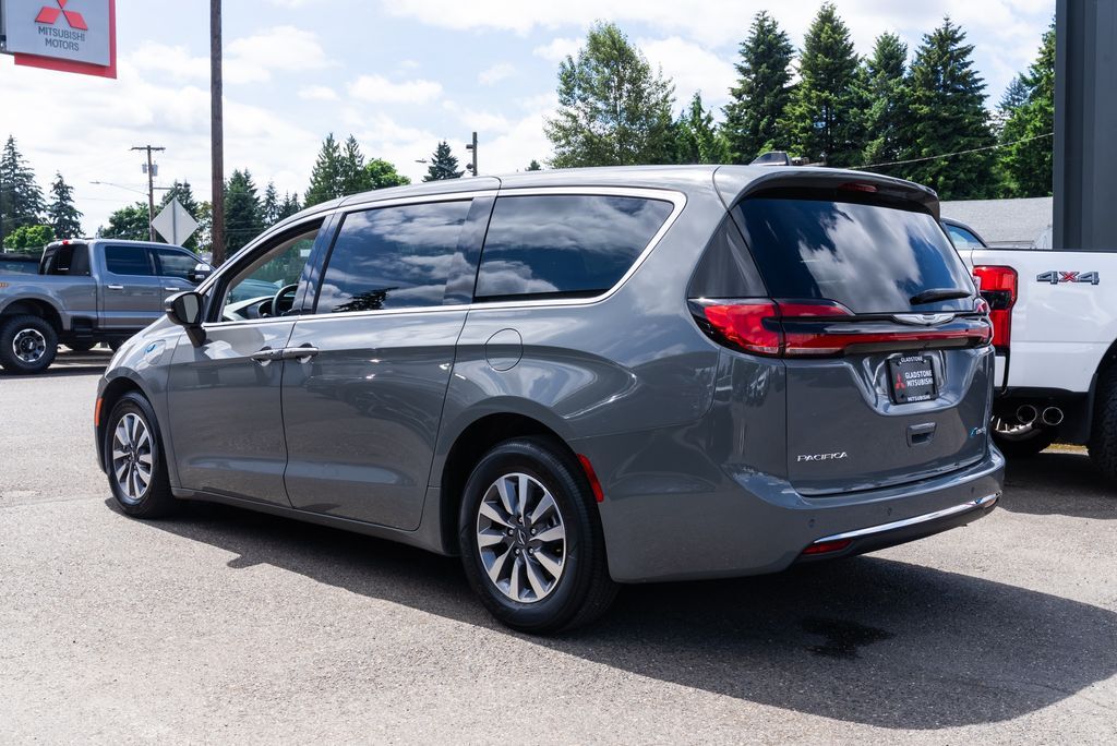 2023 Chrysler Pacifica Hybrid Touring L Milwaukie OR