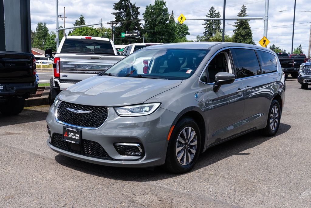 2023 Chrysler Pacifica Hybrid Touring L Milwaukie OR
