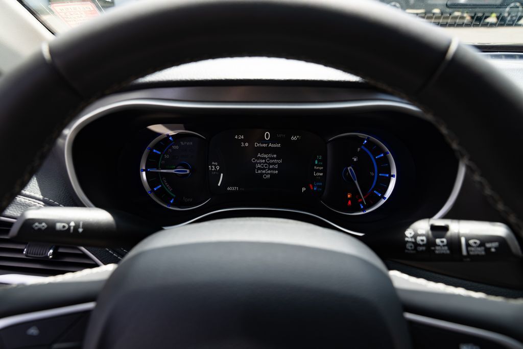 2023 Chrysler Pacifica Hybrid Touring L Milwaukie OR