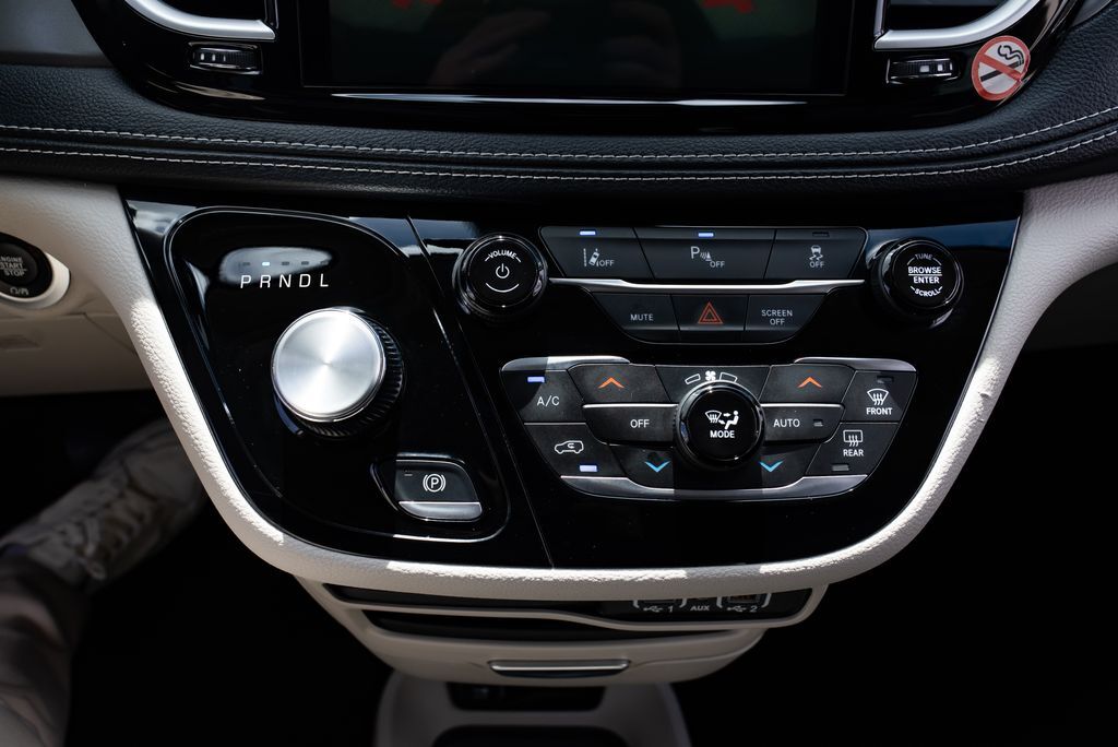 2023 Chrysler Pacifica Hybrid Touring L Milwaukie OR