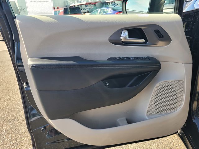 2023 Chrysler Pacifica Hybrid Touring L Roseville CA