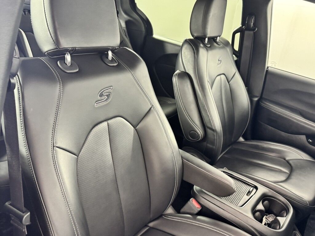 2023 Chrysler Pacifica Hybrid Touring L w/S Appearance Pkg Maumee OH