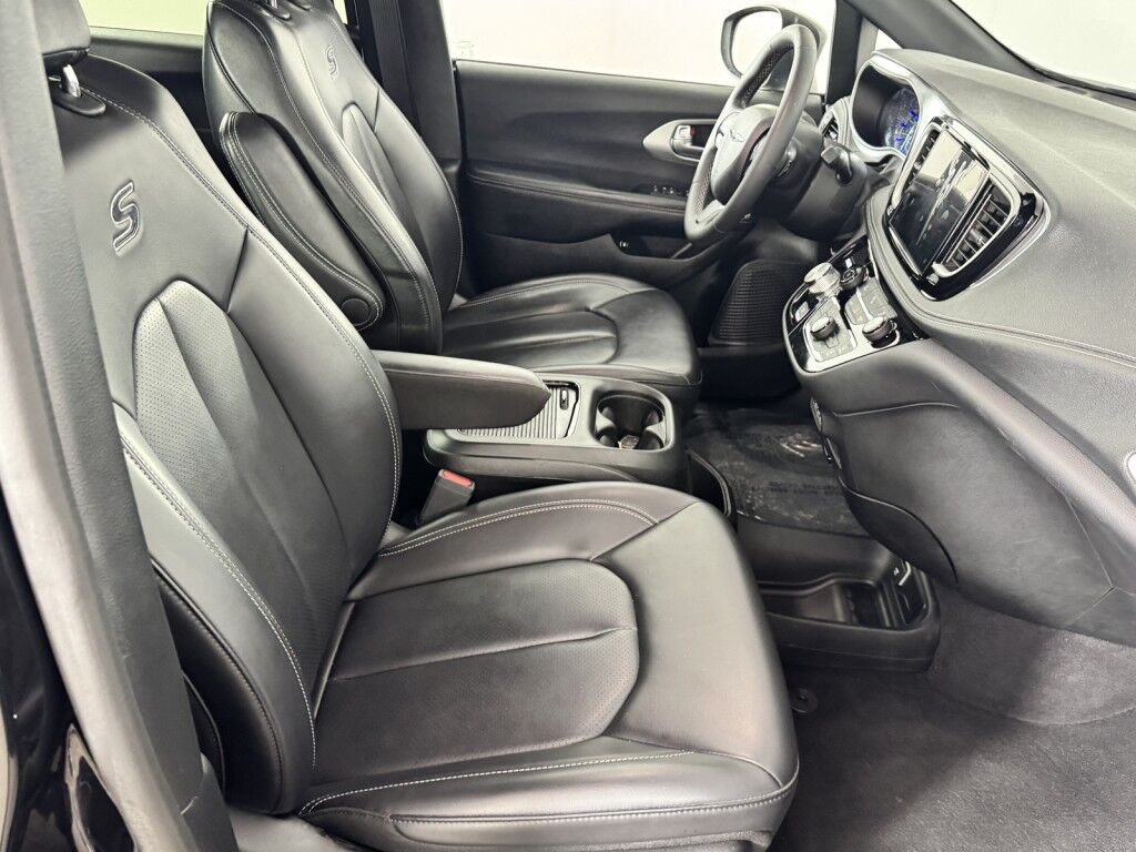 2023 Chrysler Pacifica Hybrid Touring L w/S Appearance Pkg Maumee OH